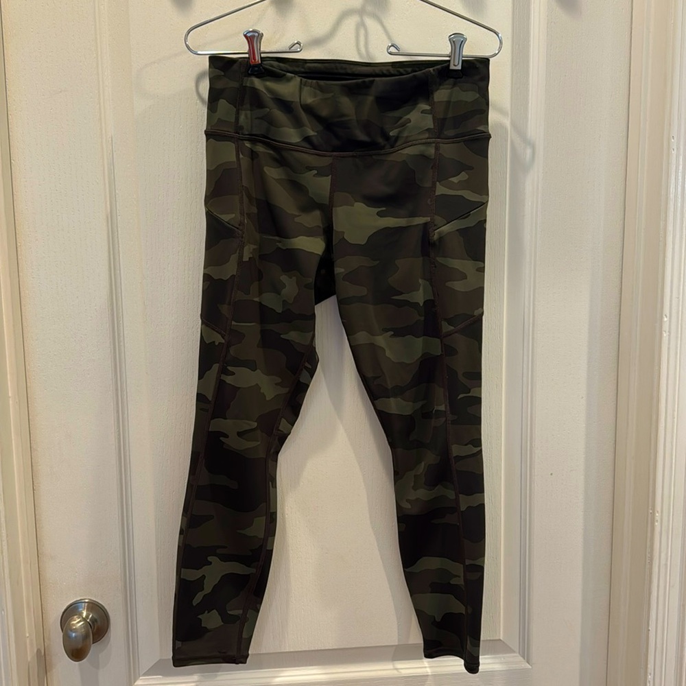 Athleta camouflage camo leggings size Small